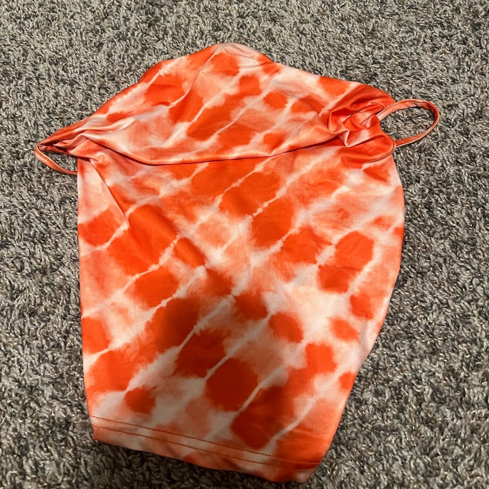 LOVE this top, open cross tie in the back